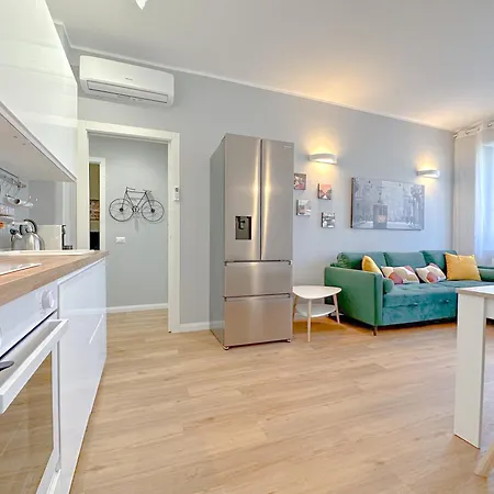 Torre 24 - Luxury Naviglio Suite Milan Exterior photo